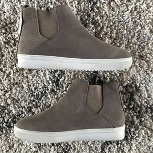 Blondo Baxton Waterproof Sneaker